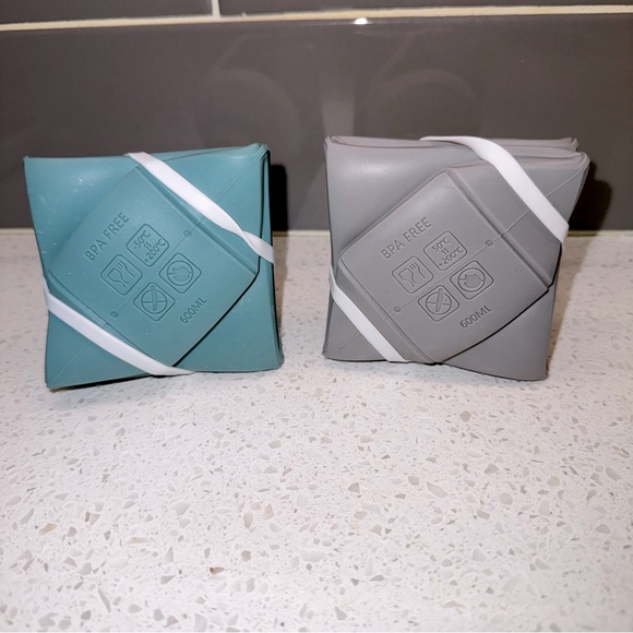 Set / 2 silicone collapsing water bottles-great for hiking, dog trips, everyday! - Picture 4 of 6